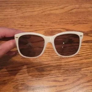 Gucci | Accessories | Gucci Off White Cream Square  display picture 3